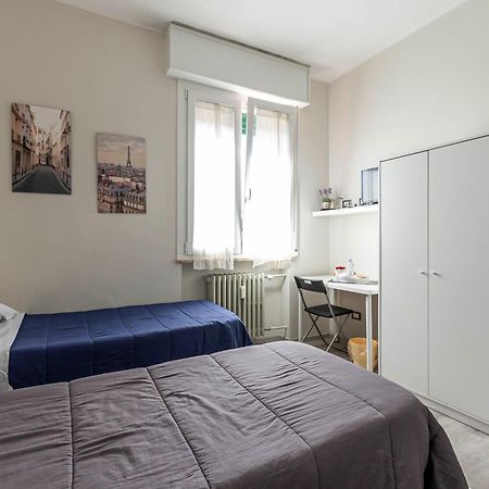 Fare Bnb - Room Del Parco Reggio Emilia Exterior photo
