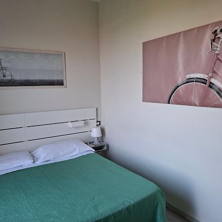 Fare Bnb - Room Del Parco Reggio Emilia Exterior photo