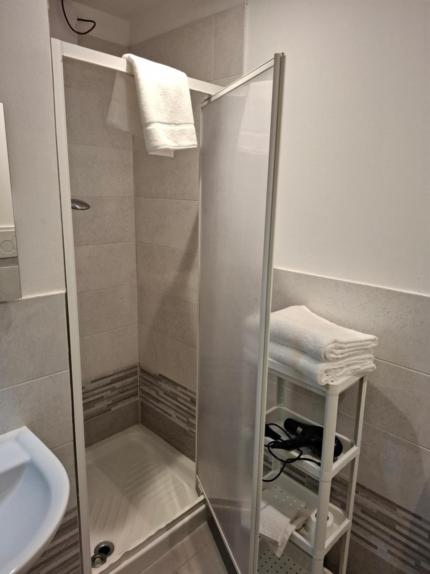 Fare Bnb - Room Del Parco Reggio Emilia Exterior photo